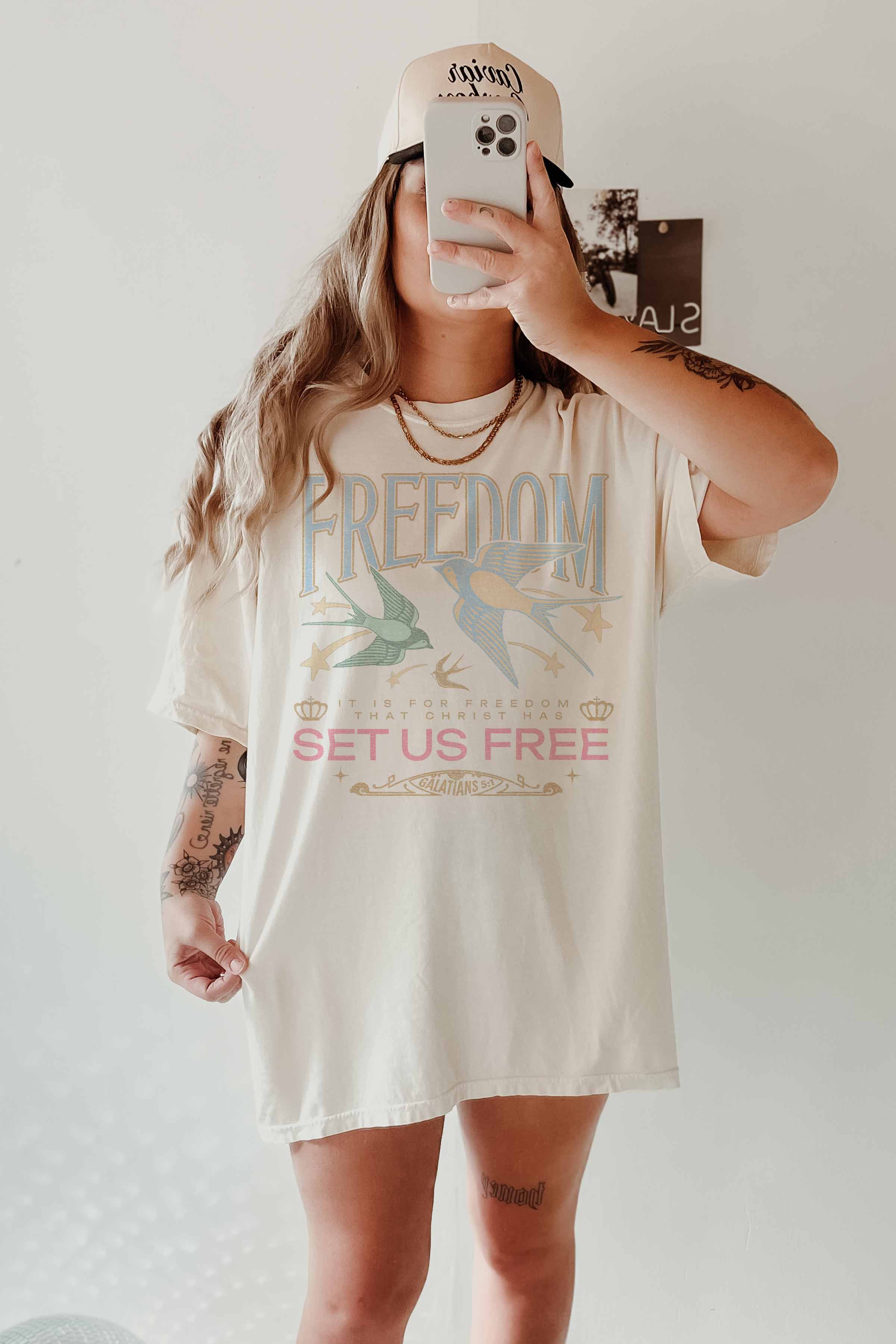 FREEDOM SET US FREE OVERSIZED GRAPHIC TEE